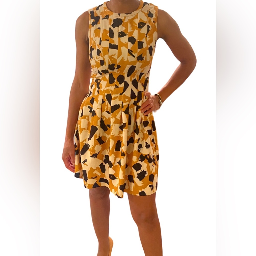 Sleeveless multi color midi dress